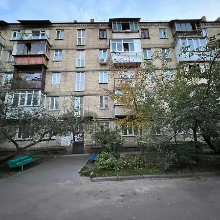 Near Metro Station Darnitsa Apartment